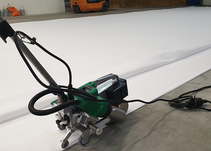 Préparation des membranes d'étanchéïté EPDM dans les ateliers 7ETB