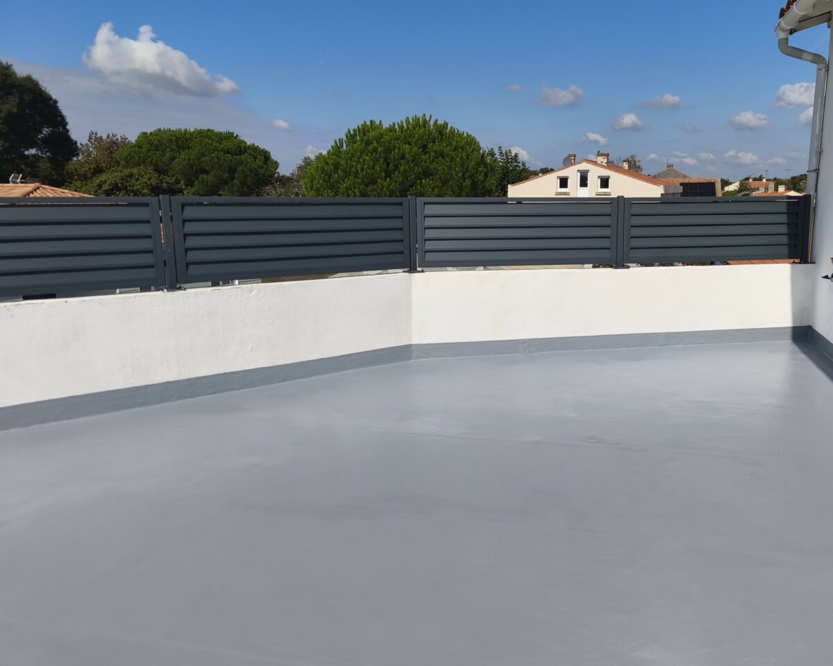 Réalisation étanchéité toit plat résine