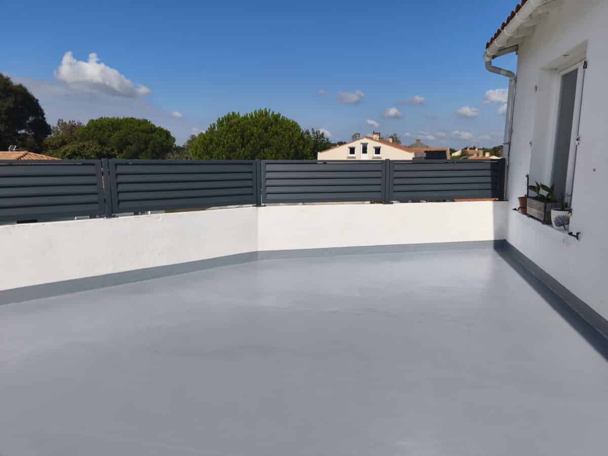 Étanchéité liquide résine bâtiment toiture